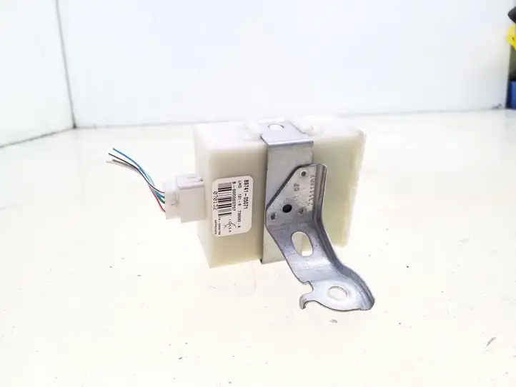 Toyota Avensis T250 (2006 - 2009)  8974105071 Блок управления центрального замка