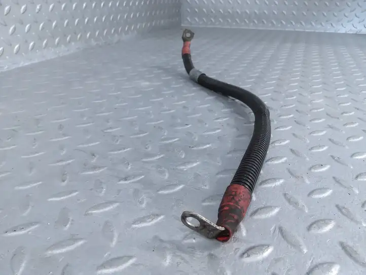 BMW 5 E60 E61 (2004 - 2010)  7789221 Плюсовый провод (аккумулятора)