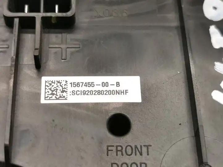 Tesla Model 3 (2017 - 2023) 1567455-00-B Модуль комфорта — фото 2