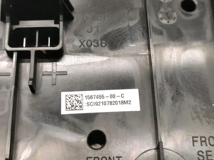 Tesla Model 3 (2017 - 2023) 1567455-00-C Модуль комфорта — фото 2