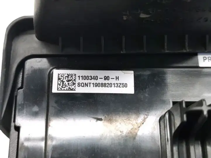 Tesla Model 3 (2017 - 2023) 1100340-90-H Модуль комфорта — фото 2