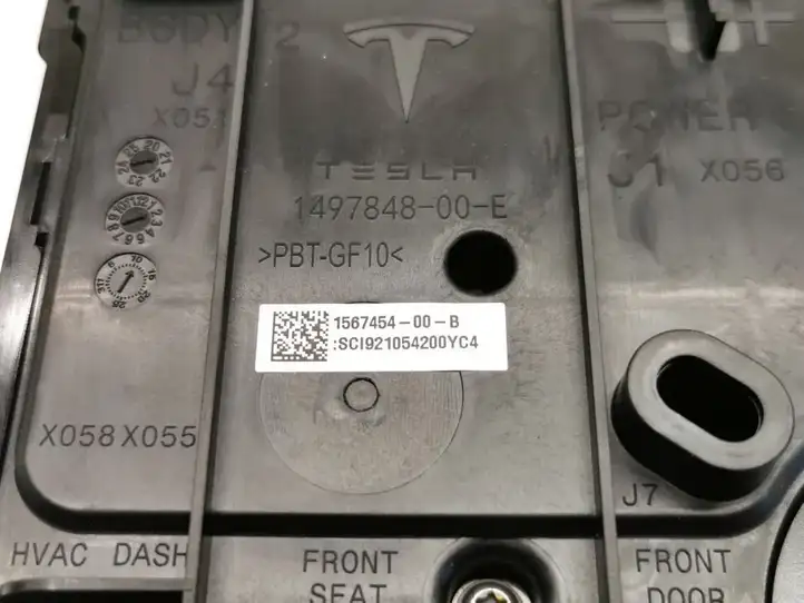 Tesla Model 3 (2017 - 2023) 1567454-00-B Модуль комфорта — фото 2