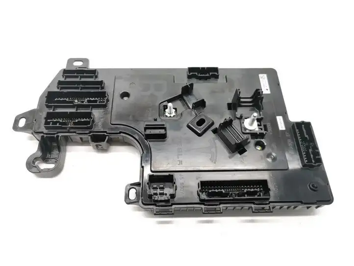 Tesla Model 3 (2017 - 2023)  1100340-90-H Mодуль kомфортa