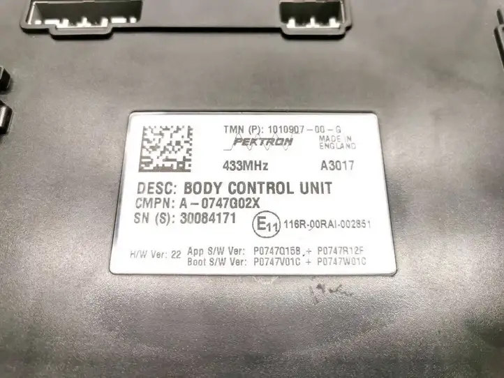 Tesla Model S (2012 - 2016) 1010907-00-G Модуль комфорта — фото 2