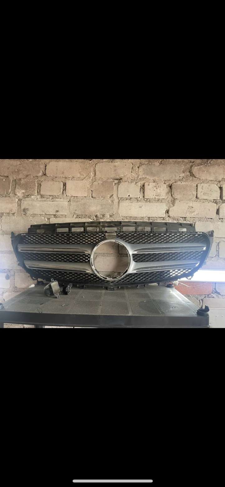 Mercedes-Benz E W213 (2016 - )  a2138880223 Верхняя решётка