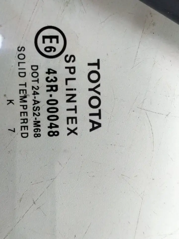 Toyota Avensis T250 (2006 - 2009) 6818805050 Форточка двери — фото 4