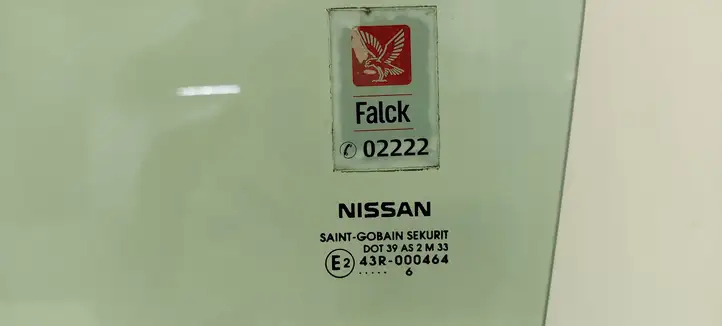 Nissan Note (E11) (2006 - 2014) 43R000464 Стекло передней двери — фото 2