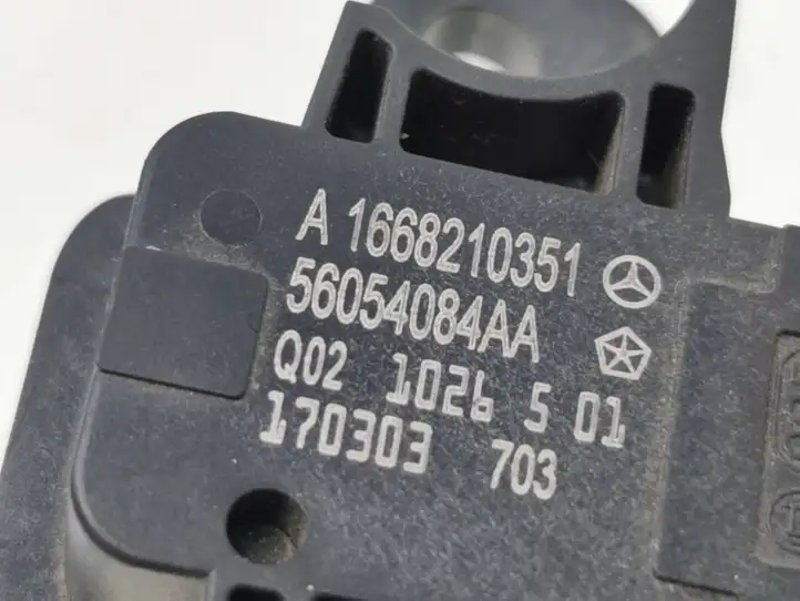 Mercedes-Benz GLE W166/C292 (2015 - 2019)  A1668210351 Датчик удара надувных подушек