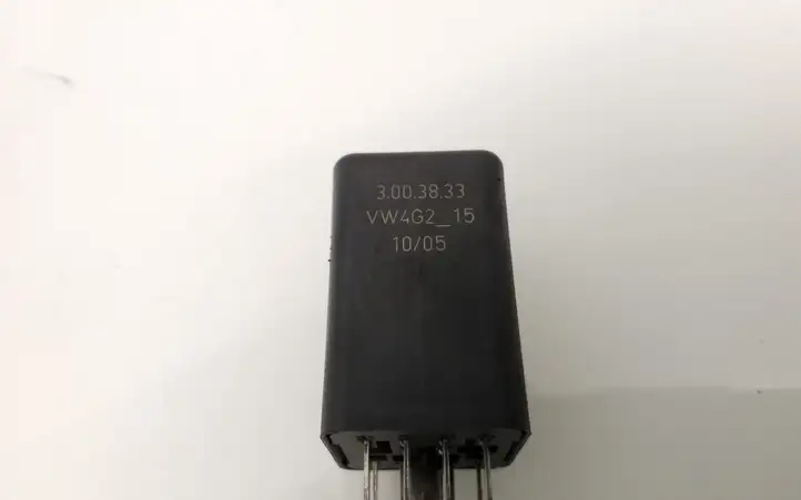 Audi A4 S4 B7 8E 8H (2004 - 2009) 03G907282 Реле накала свечей — фото 3