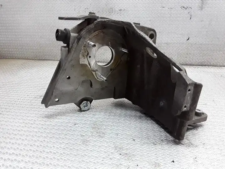 Opel Vectra C (2002 - 2005) 55187918 Кронштейн топливного насоса — фото 2