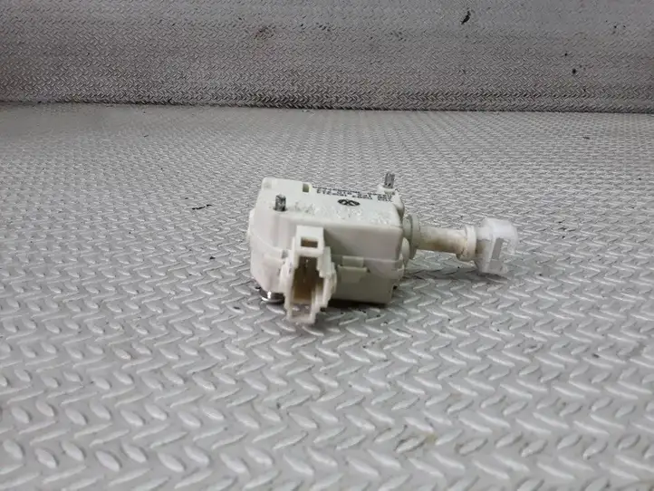 Volkswagen Golf V (2003 - 2009) 1K6810773 Замок крышки топливного бака — фото 2