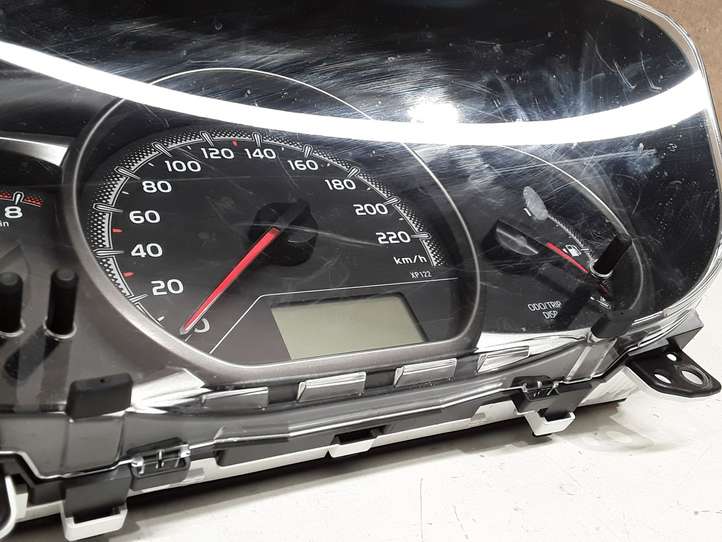 Toyota Yaris (2014 - 2019)  838000UB10 Спидометр (приборный щиток)