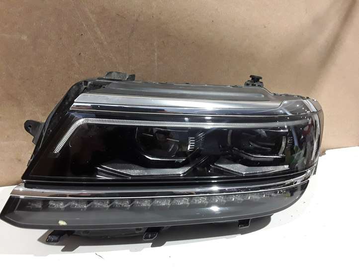 Volkswagen Tiguan (2016 - 2020)  5NB941081A Передняя фара