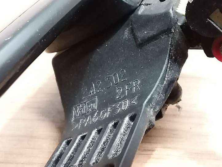 Toyota Corolla Verso AR10 (2004 - 2009)  242302 Наружная ручка