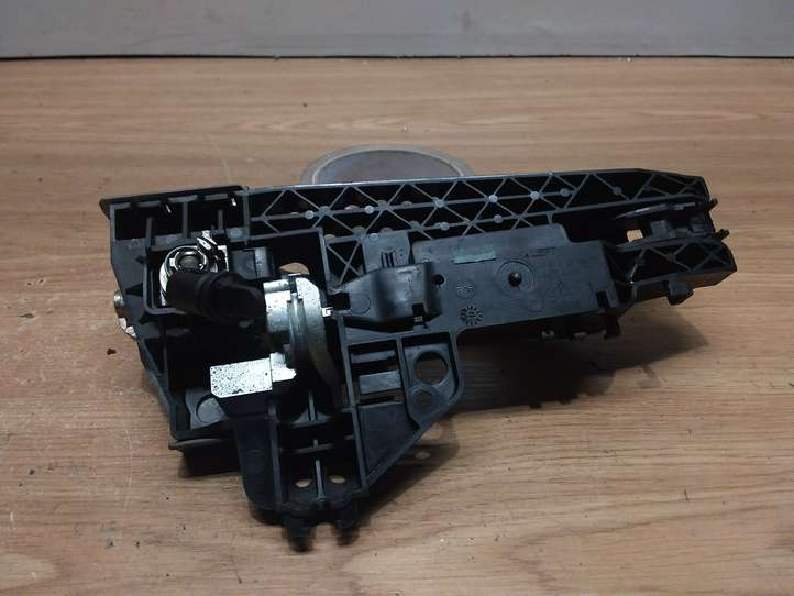 Audi A4 (2007 - 2011)  8T01837885 Наружная ручка