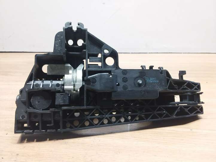 Audi A4 (2007 - 2011)  8T0837886B Наружная ручка
