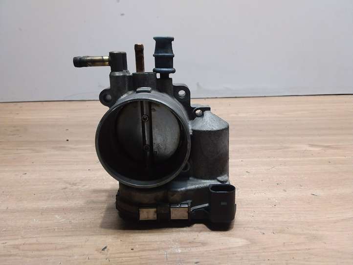 Audi A4 (2000 - 2006)  078133062B Дроссельная заслонка