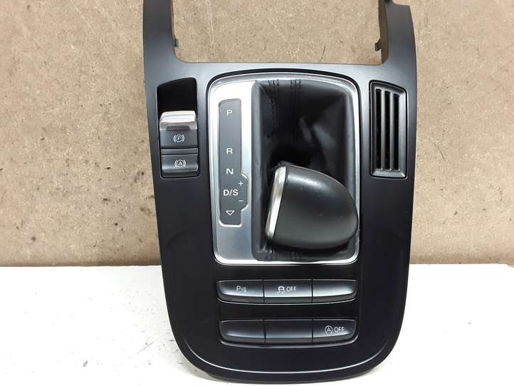 Audi A4 (2011 - 2015)  8K0864261F Рамка рычага переключения передач