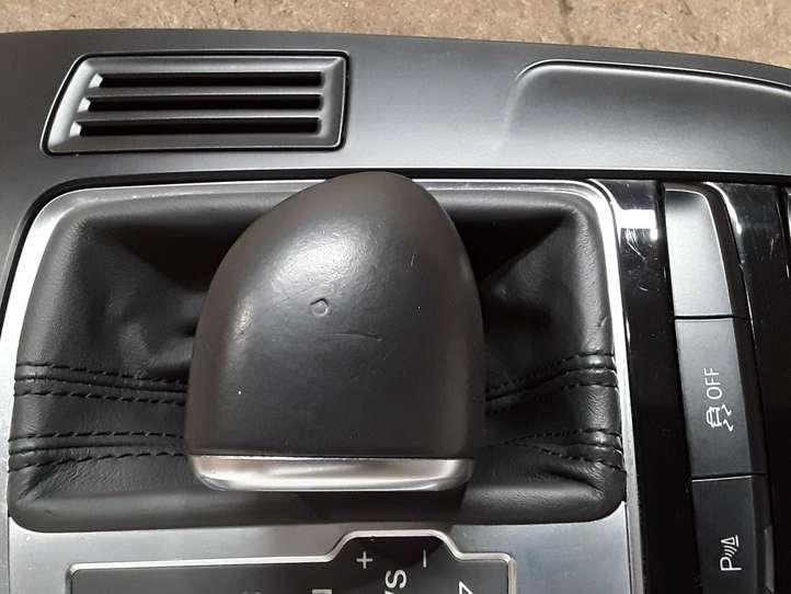 Audi A4 (2011 - 2015)  8K0864261F Рамка рычага переключения передач