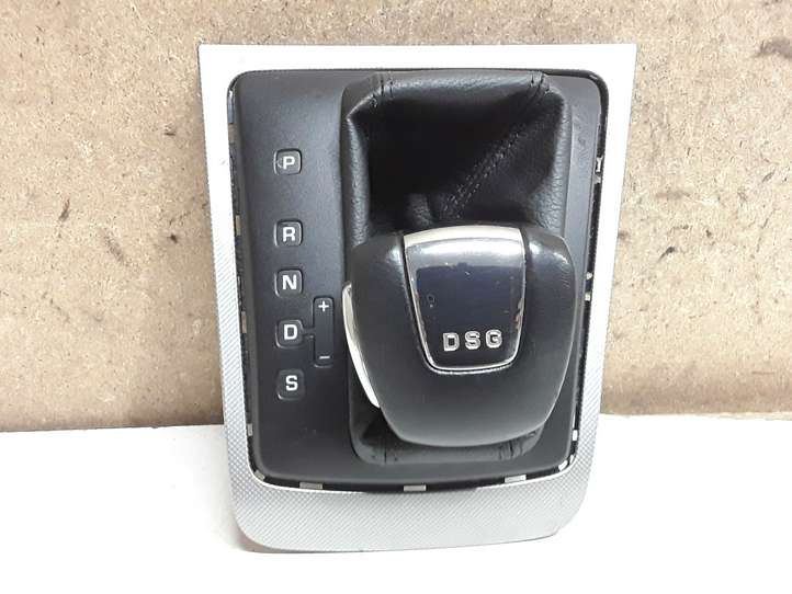 Skoda Octavia Mk2 (1Z) (2004 - 2013)  1Z1713203D Отделка рычага переключения передач (кожа, головка)