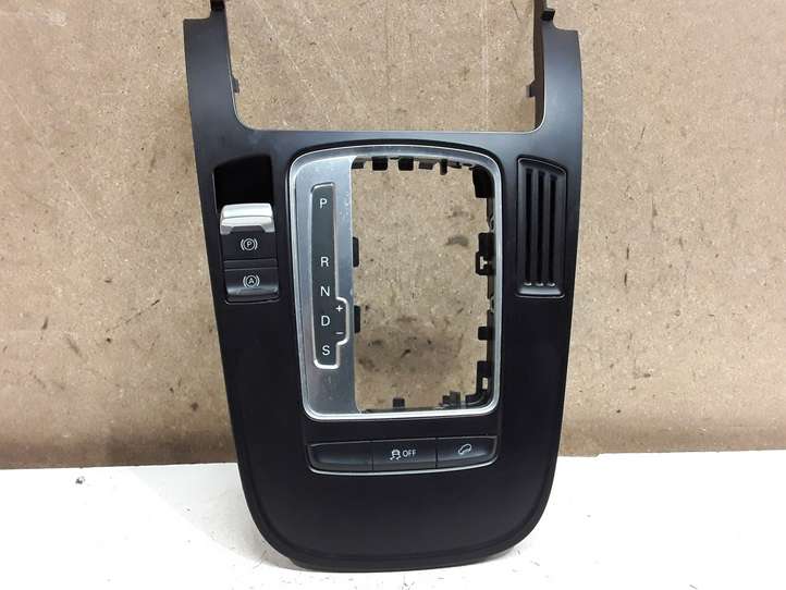 Audi A4 (2007 - 2011)  8K0864261 Рамка рычага переключения передач