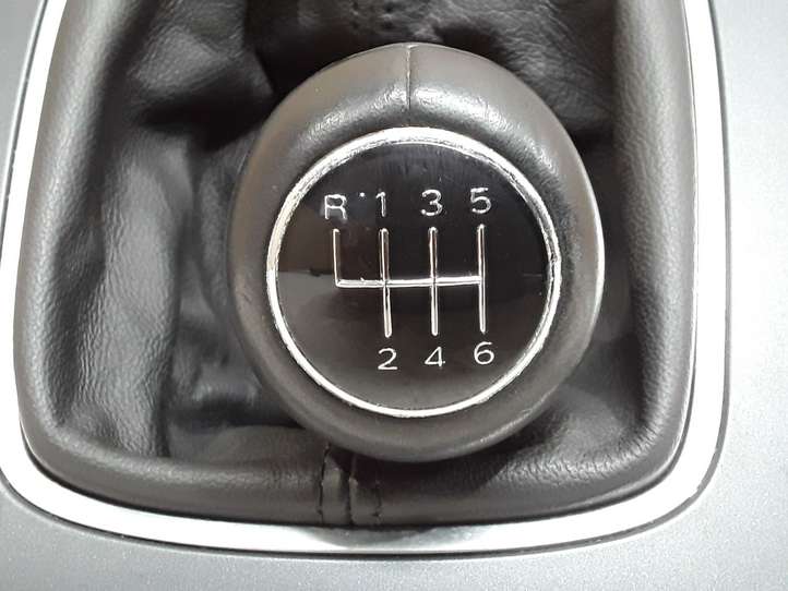 Audi A3/S3 8P (2004 - 2008)  8P0863279A Отделка рычага переключения передач (кожа, головка)