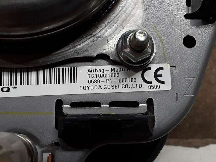 Toyota Avensis T270 (2015 - 2018)  0589P1000183 Подушка безопастности руля
