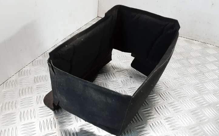 Seat Leon (1P) (2005 - 2012)  5P0915411B Крышка ящика аккумулятора