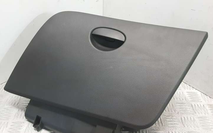 Seat Leon (1P) (2005 - 2012)  1P1857109 Комплект ящика для вещей (бардачка)