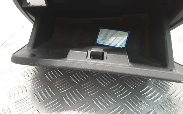 Seat Leon (1P) (2005 - 2012)  1P1857109 Комплект ящика для вещей (бардачка)