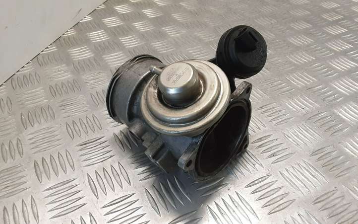 Volkswagen Touareg I (2002 - 2010)  070128070C Клапан EGR