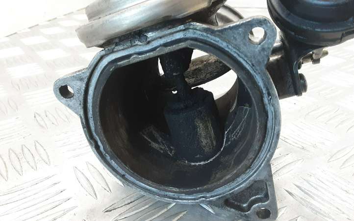 Volkswagen Touareg I (2002 - 2010)  070128070C Клапан EGR