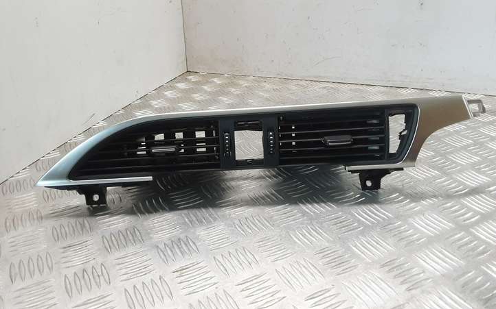 Audi A6 (2011 - 2014)  4G1820951 Центральный дефлектор