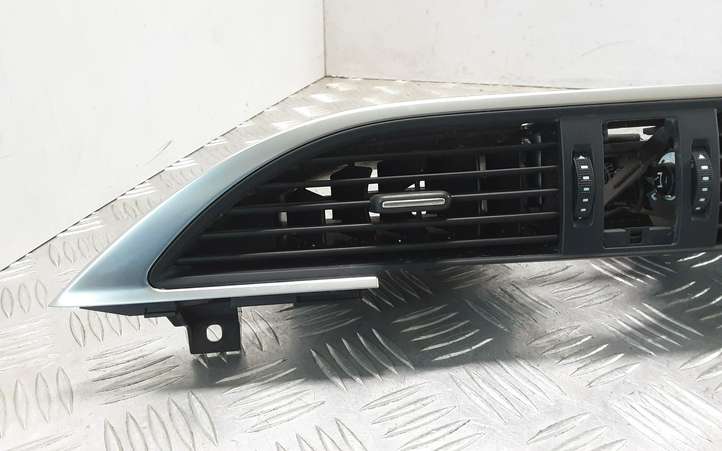 Audi A6 (2011 - 2014)  4G1820951 Центральный дефлектор