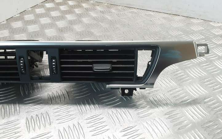 Audi A6 (2011 - 2014)  4G1820951 Центральный дефлектор