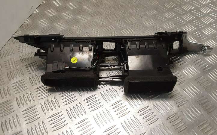 Audi A6 (2011 - 2014)  4G1820951 Центральный дефлектор