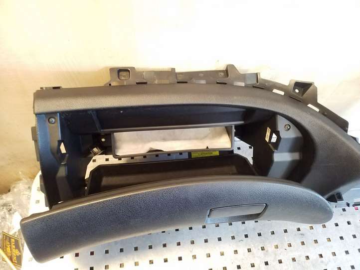 Subaru Forester SH (2008 - 2013)  66055FG020 Комплект ящика для вещей (бардачка)