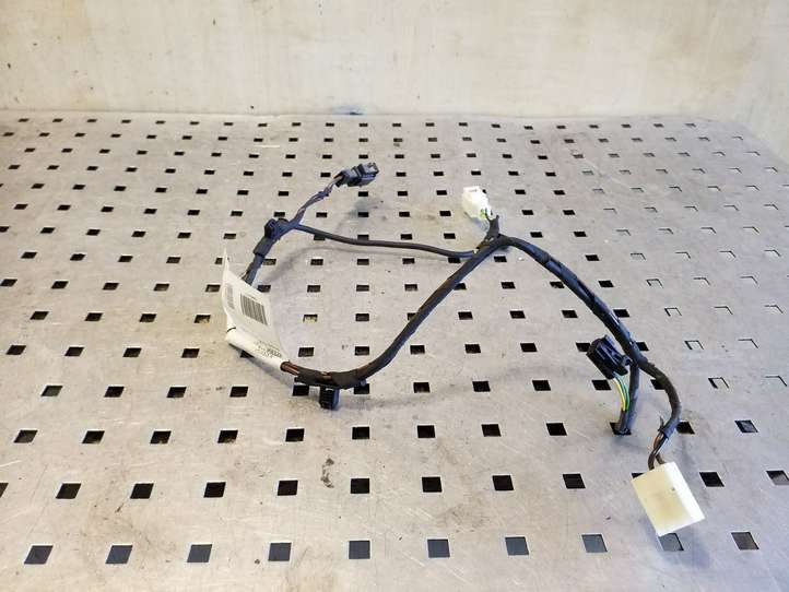 Volkswagen Tiguan (2007 - 2011)  5N0971641 Другой проводник