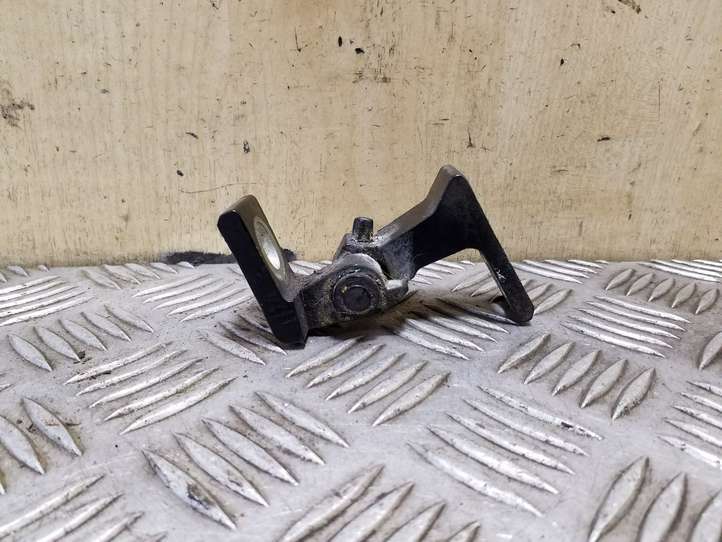 Volkswagen Tiguan (2007 - 2011)  5N0831402 Верхняя петля передней двери