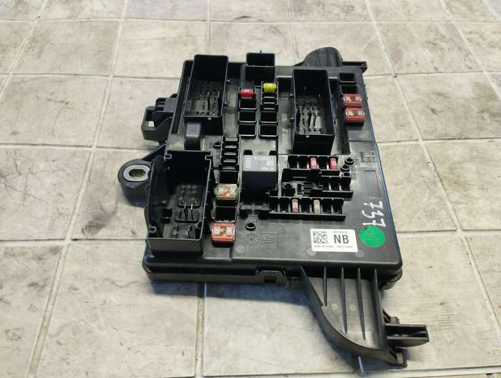 Opel Insignia A (2008 - 2017)  1327731803 Mодуль kомфортa