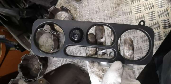Mitsubishi Pajero Sport (2004 - 2008)   Отделка контроля климата / контроля печки