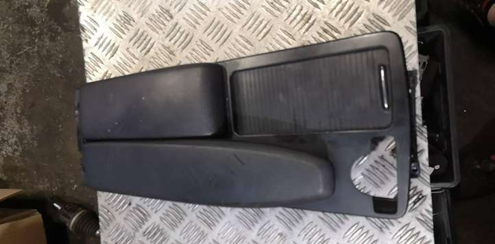 Mercedes-Benz C W204 (2007 - 2014)   Подлокотник