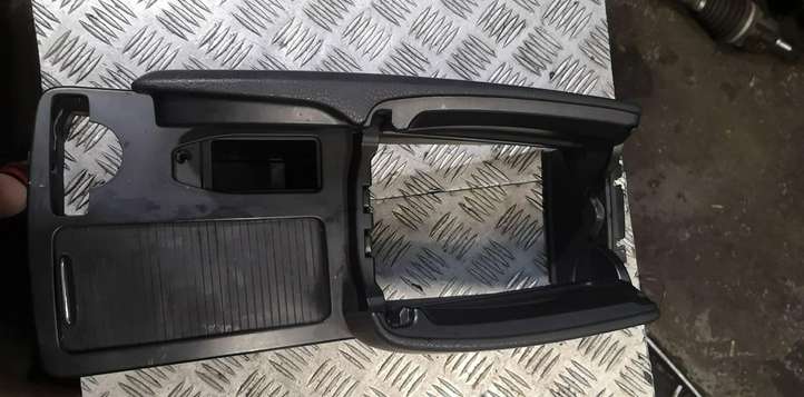 Mercedes-Benz C W204 (2007 - 2014)   Подлокотник
