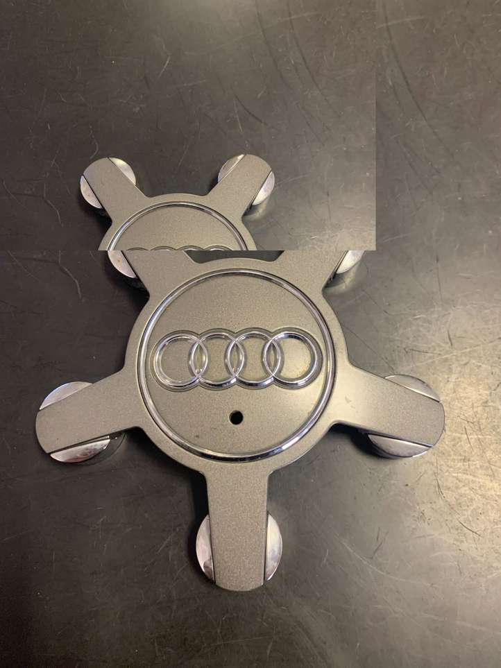 Audi A4 (2011 - 2015)  4F0601165 Заводская крышка (крышки) от центрального отверстия колеса