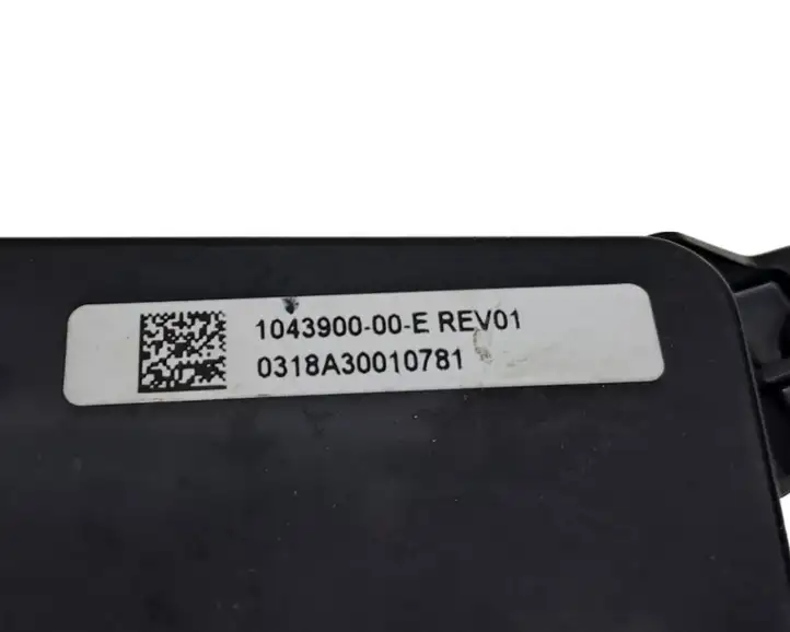 Tesla Model X (2015 - 2021) 104390000E Модуль комфорта — фото 3