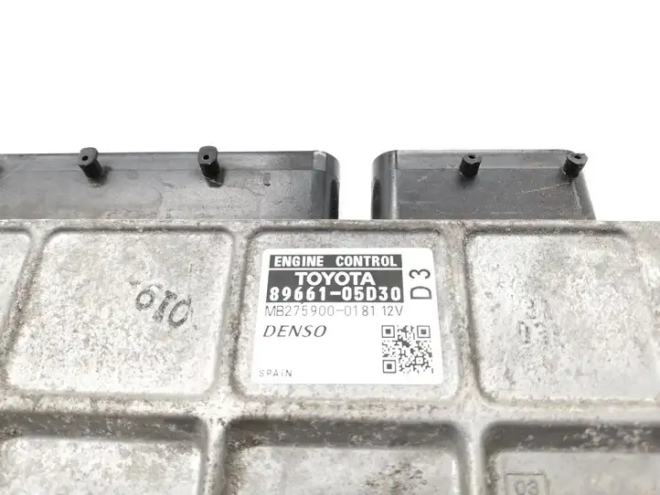 Toyota Avensis T270 (2009 - 2012)  8966105D30 Блок управления двигателя
