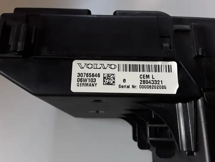 Volvo XC70 (2004 - 2007) 30765646 Модуль комфорта — фото 2