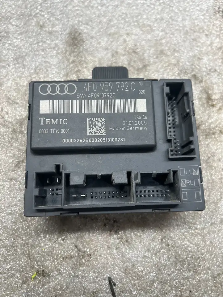 Audi A6 S6 C5 4B (2001 - 2004) 4F0959792C Блок управления дверью — фото 1