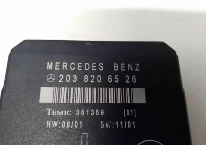 Mercedes-Benz C W203 (2000 - 2007) 2038206526 Блок управления дверью — фото 6