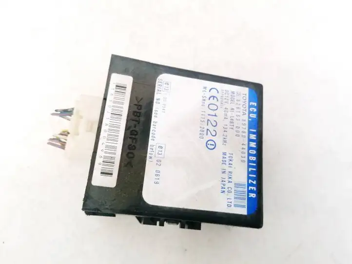 Toyota Avensis Verso (2001 - 2004) 8978044030 Блок управления дверью — фото 1